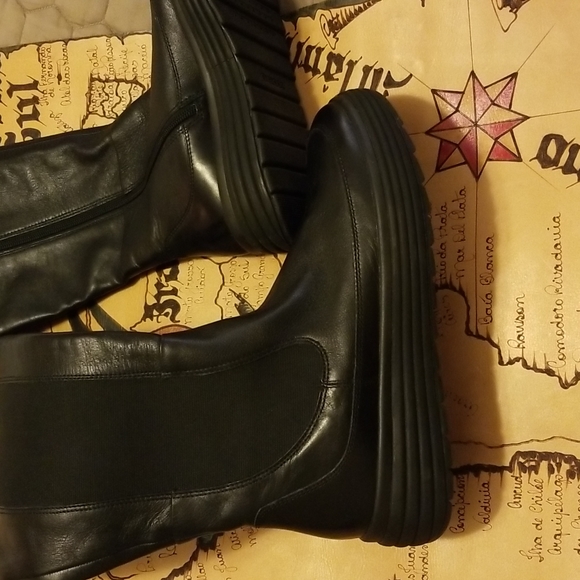 Geox Italian leather brand new boots, available for 5 days only - Picture 5 of 5